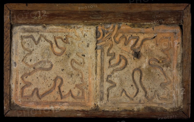 Tile field, two tiles, carved decor, yellow red-brown, leaf motif, tiled tile wall tile tile sculpture ceramics pottery, baked