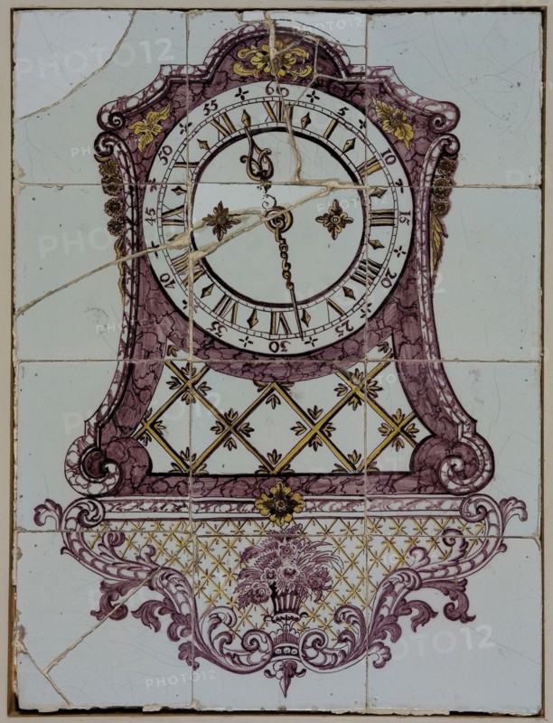 tile manufacturer Schiedamsedijk, Purple with yellow tile picture, Régence console, clock, tile picture material ceramics