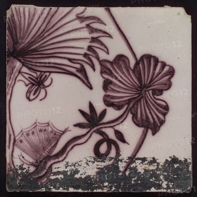 Tile of purple tile pilaster with twisted column with leaves of leaves, grapes, spiders, insects and bird, tile pilaster footage