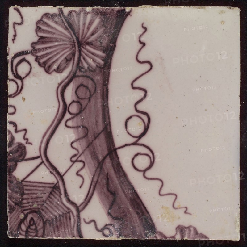 Tile of tile pilaster with twisted column with leaves of grapes, grapes, insects, spiders and bird, tile pilaster footage