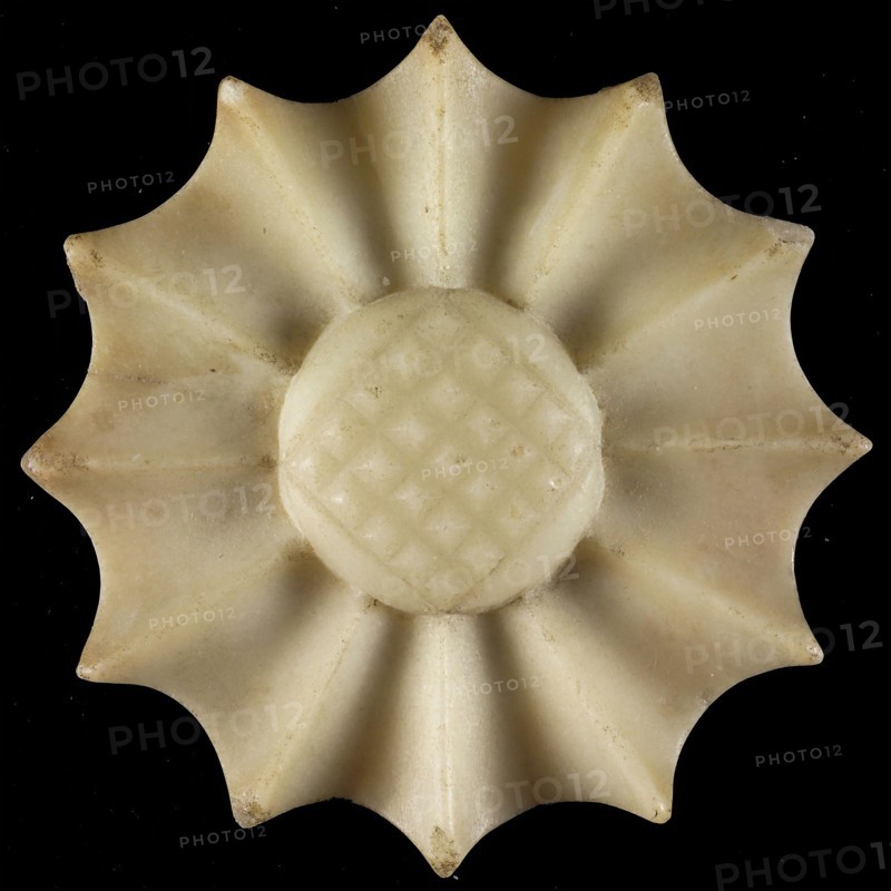 White relief: Cartouche-shaped rosette, embossed rosette marble stone, fireplace