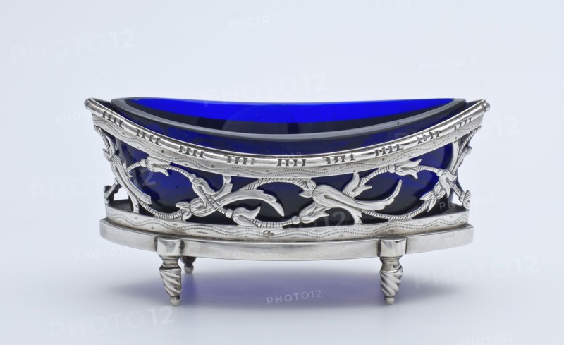 Silversmith: Johannes Jansen, Salt container: silver holder with blue glass tray, salt barrel tableware holder silver glass