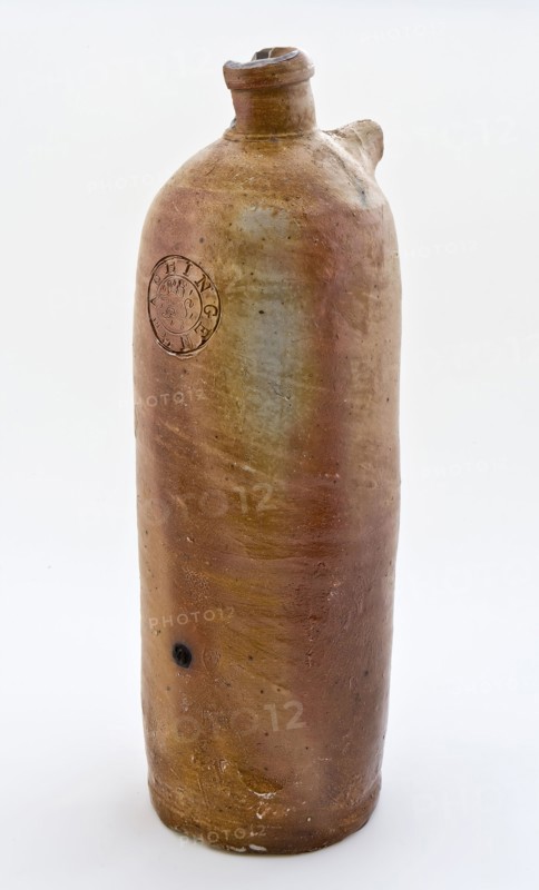 Stoneware mineral water pitcher, cylindrical with round shoulder, sausage ear and short neck, mineral water pitcher jar product