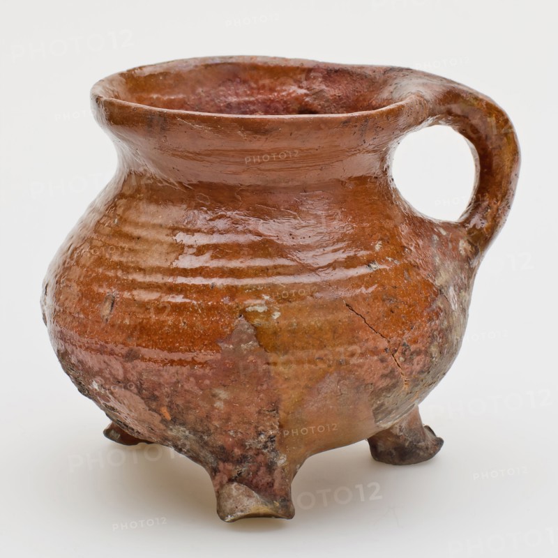 Pottery cooking pot, cooking jug, small model with one sausage ear, on three legs, cooking pot tableware holder kitchenware