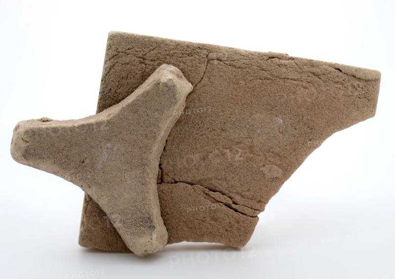 Fragment tile, biscuit earthenware, unglazed, with baked goods, tile footage soil finds ceramic pottery, in form made baked