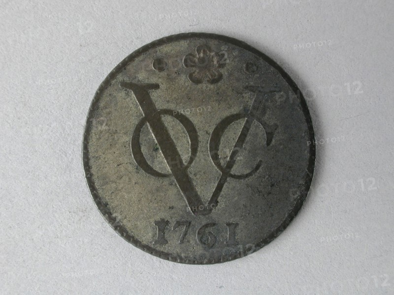 Half penny, coin of the VOC, minted in Holland, half duit currency money swap bronze metal 1.81 grams beaten Half penny. bronze