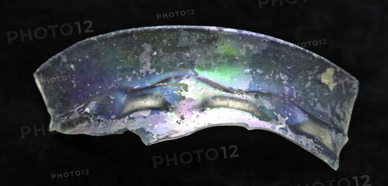 Eight fragments of beakers, decorated in relief, beaker drinking glass drinking utensils tableware holder fragment Soil