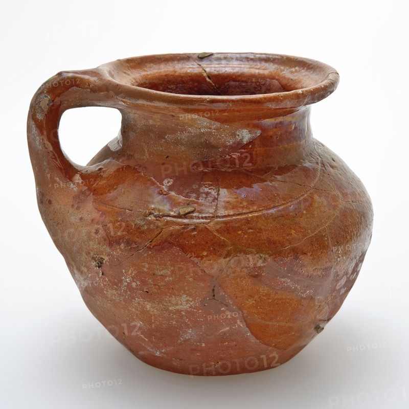 Pottery room comfort on curved floor, straight neck, lid slot and standing sausage ear, pot holder sanitary soil found ceramic