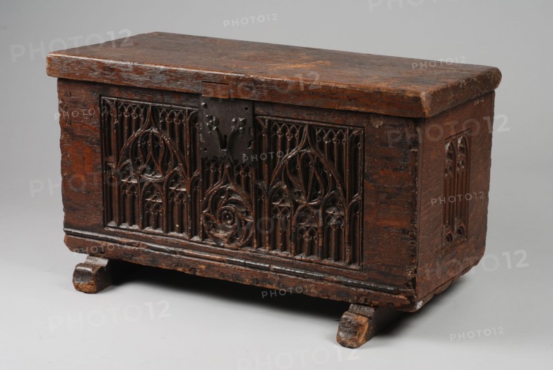Oak box, casket cabinet furniture furniture interior design wood oak wood paint, Oak box, on two sled legs with carvings