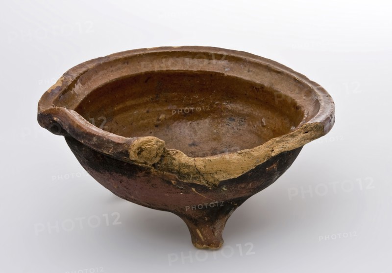 Pottery saucepan on three legs, pouring lip, cup-shaped with broken stem, saucepan casserole dishes holder utensils earthenware
