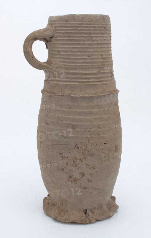 Stoneware jug pinched with slightly curved body and cylindrical neck, jug jug crockery holder soil find ceramic stoneware, hand
