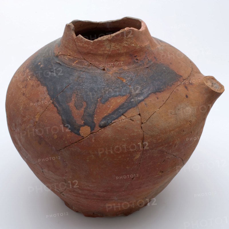 Pottery water jug on ring of carved toes, glaze on shoulder, red shard, water jug jar holder kitchen utensils earthenware