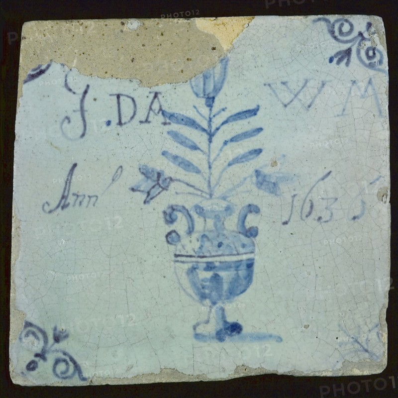 tile manufacturer: Wijtmans, Flower tile with blue flower pot, dated and signed, corner motif oxen head, wall tile