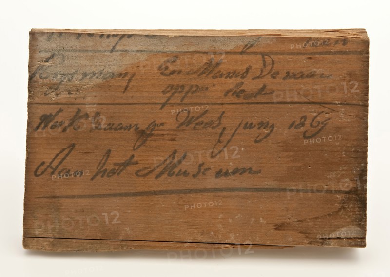 Short shelf with pencil notes from the Schielandshuis, Rotterdam, artifact wood, sawn planed Short part floor part from the