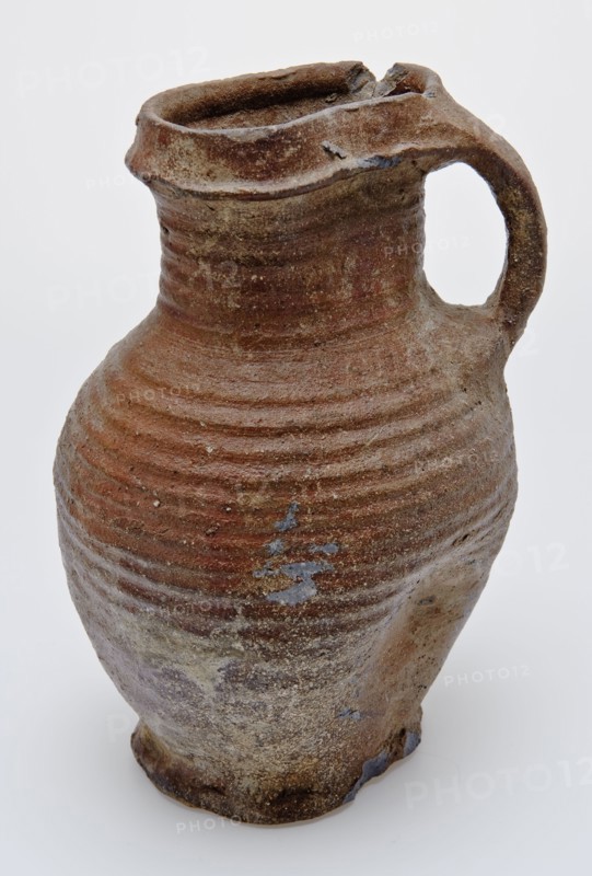 Stoneware jug be pinched, miscreated from proto stoneware, can crockery holder soil find ceramic stoneware, hand-turned baked