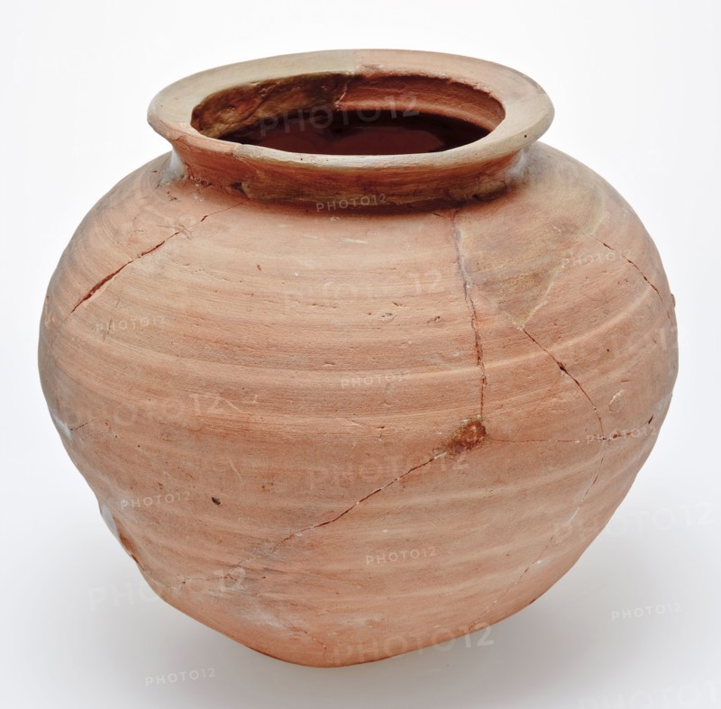 Storage jar on lens base, rotating, unglazed, storage jar pot holder soil find ceramic earthenware, hand-turned baked stock pot