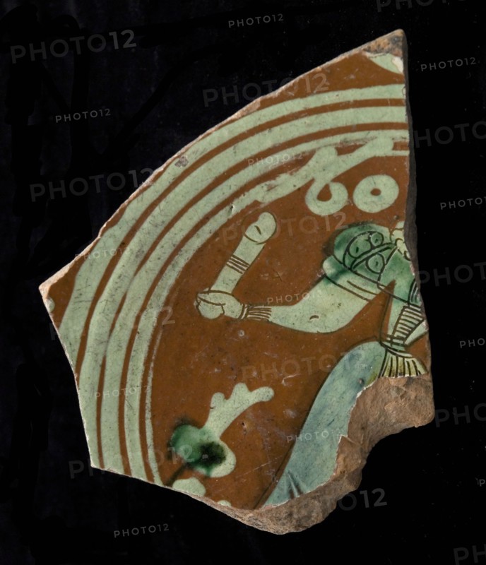 Fragment of earthenware dish with sludge decor and sgraffito, woman with drinking glass, dated, dish crockery holder fragment