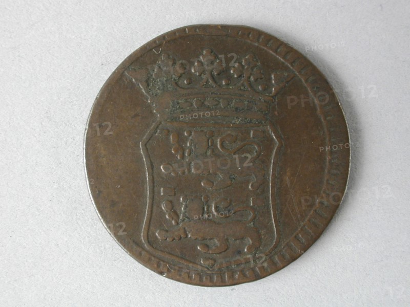 Misslag of penny, coin of the VOC, beaten in West-Friesland, coin currency money swap bronze metal 3.62 grams minted Misspuck