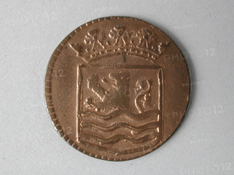 Duit, coin of the VOC, beaten in Zeeland, penny coin money swap bronze metal 3.62 grams minted German. bronze. Coin of the VOC