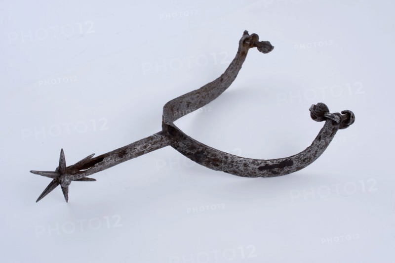 Iron horseshoe with pointed star at the heel piece, horseshoe soil found iron metal, forged Ruiterspoor with multi-pointed star