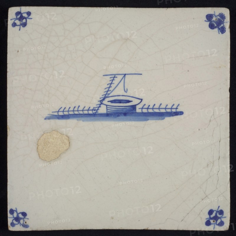 Scene tile, well, blue decor on white ground, corner fill spider, wall tile tile sculpture ceramic earthenware glaze tin glazing