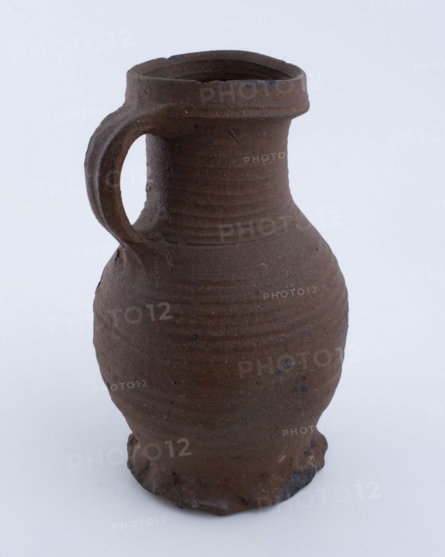 Proto stoneware drinking jug with cuff edge, jug crockery holder soil find ceramic stoneware clay engobe metal, hand-turned