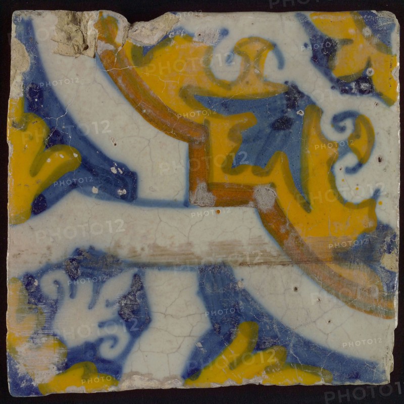 Ornament tile, diagonally across the tile white braid band motif, corner motif quarter rosette, wall tile tile sculpture ceramic