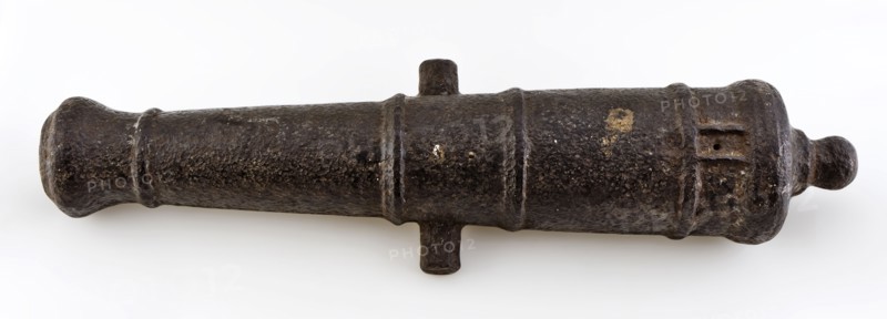 Small iron cannon, cannon firearm weapon soil foundry cast iron metal, cast Small iron cannon Conical in shape. Firing fire