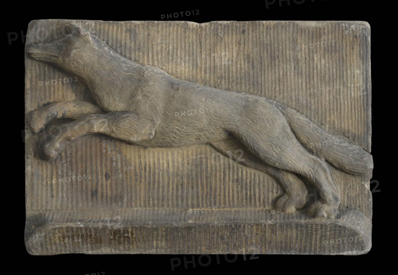 Facade stone with jumping fox, facing stone sculpture sculpture building component stone, Rotterdam City Triangle Vossengang