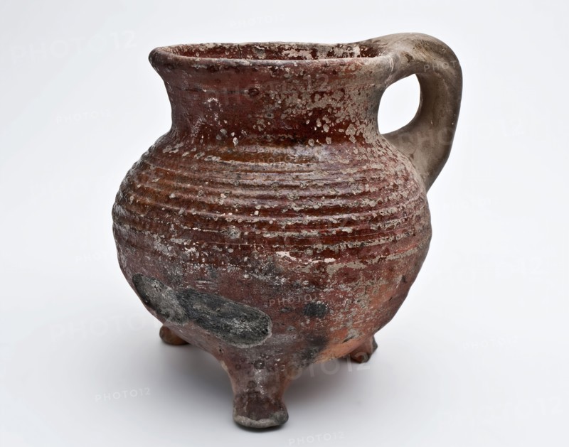 Pottery cooker on three claw feet, grape, gray-red pottery, rings, grape cooking pot crockery holder kitchen utensils