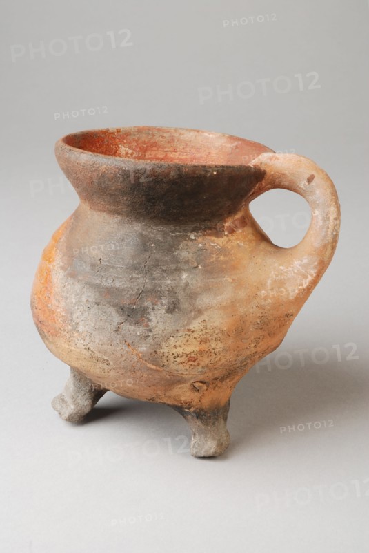 Small cooking jug, grape-model, cooking pot with fire traces, grape cooking pot tableware holder utensils earthenware ceramics