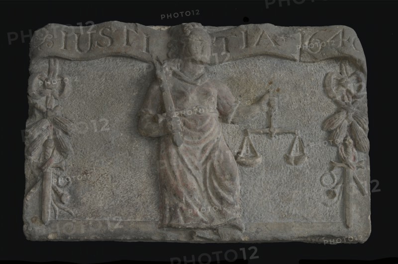 Facade stone with Lady Justice and inscription JUSTITIA 1646, facing brick sculpture sculpture building component sandstone