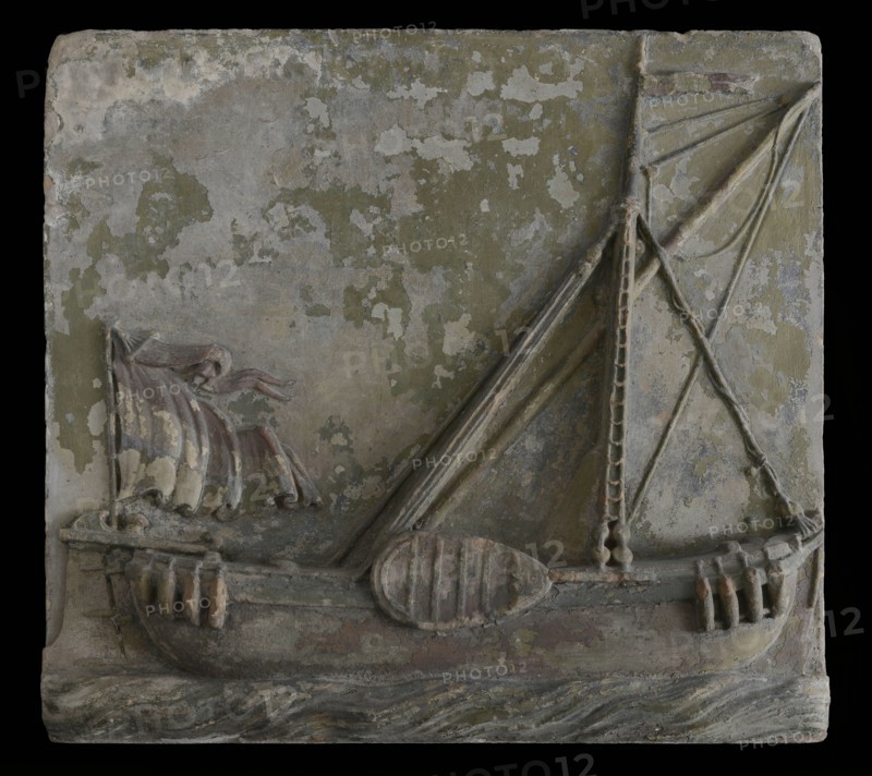 Gable stone Klein Schippersgilde with barge in turbulent water, facing stone sculpture sculpture building component sandstone