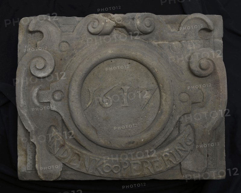 Facade stone with cartouche In den Koopere Ring 1617, facing stone sculpture sculpture building component sandstone stone