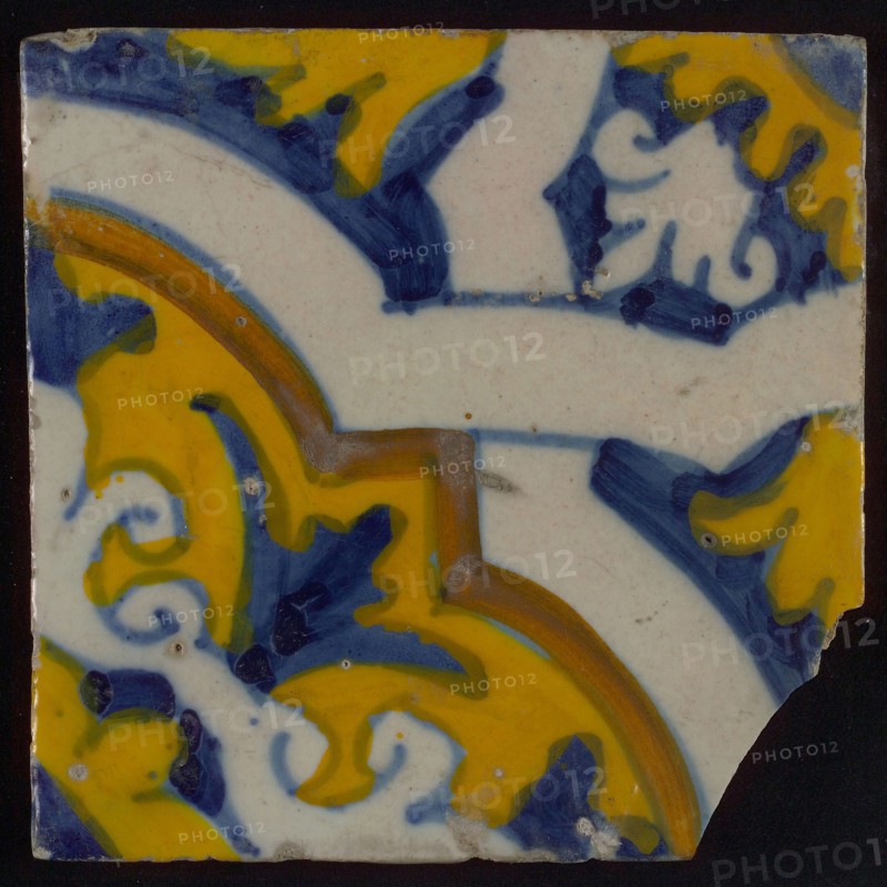Ornament tile, diagonally across the tile white braid band motif, corner motif quarter rosette, wall tile tile sculpture ceramic