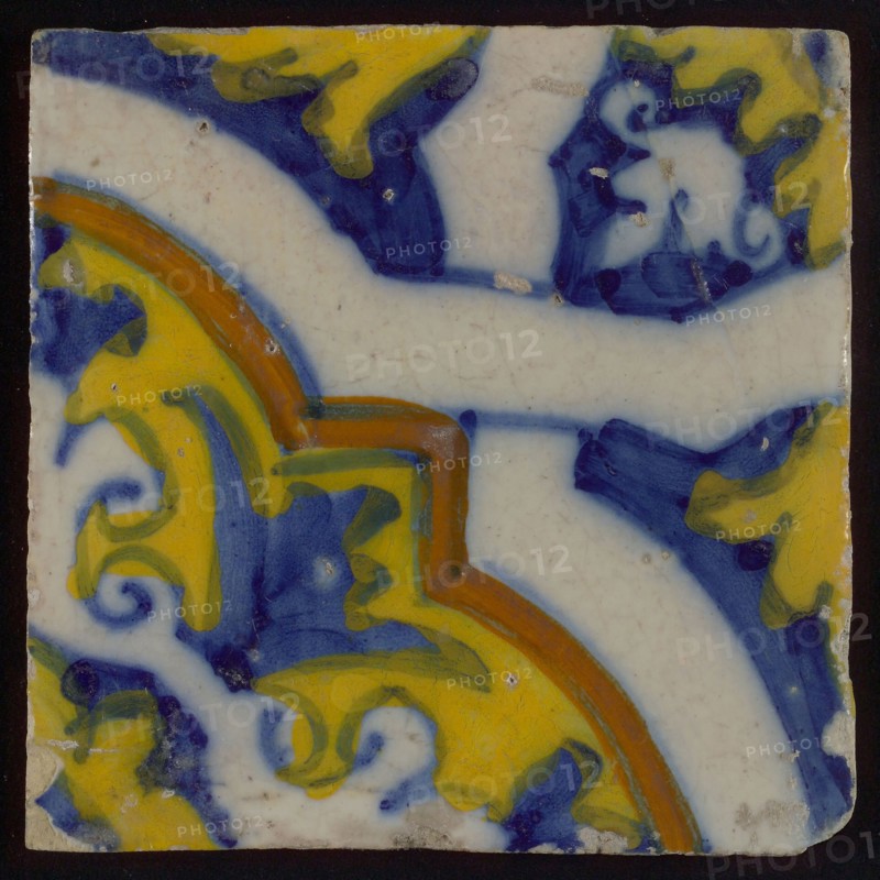 Ornament tile, diagonally across the tile white braid band motif, corner motif quarter rosette, wall tile tile sculpture ceramic