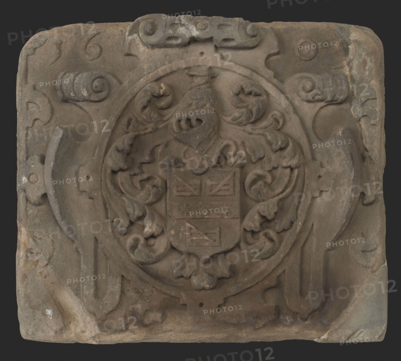 Facing brick with coat of arms Johan van der Veeken 1609, facing sculpture sculpture material building component sandstone stone