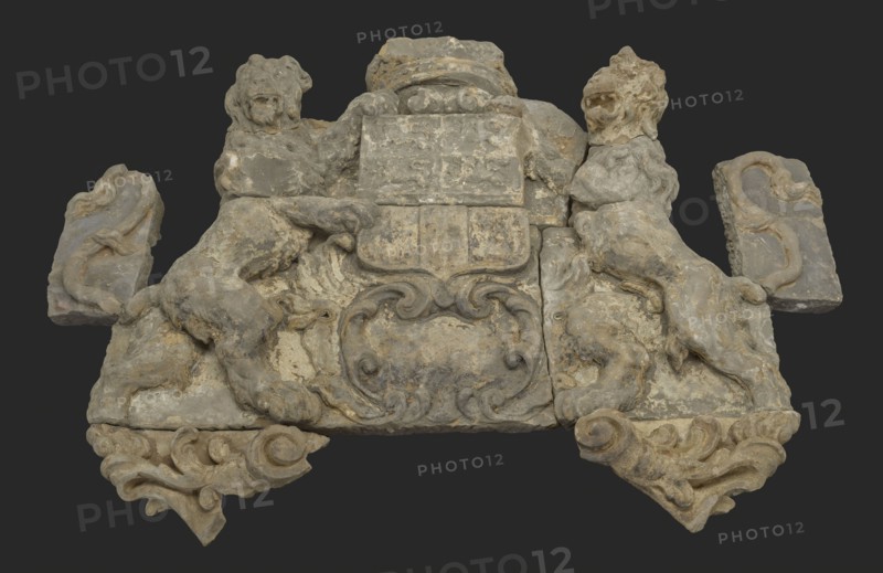 Pieter Rijckx, Pieter Strengh, Relief of the citizens' orphanage, lions with weapon of Rotterdam, school entrance from the boys