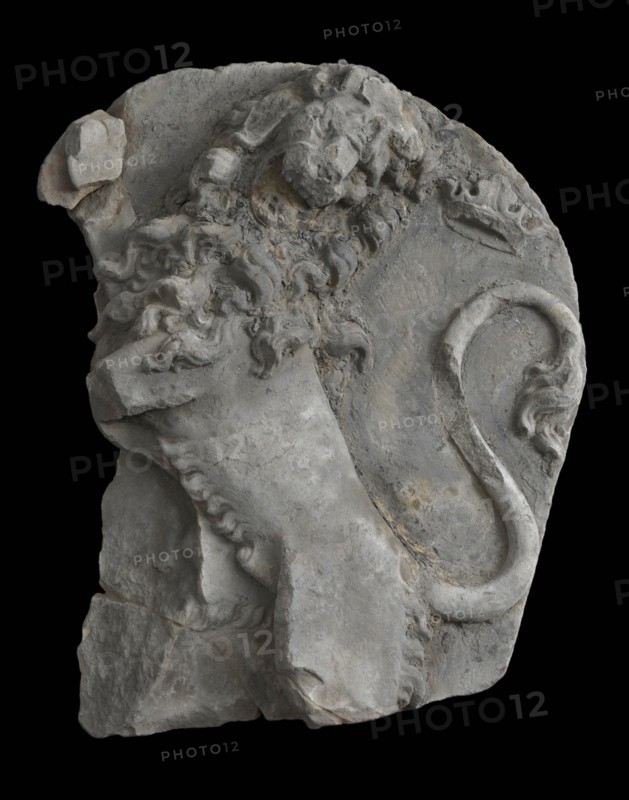 Fragment of the facing brick of brewery De Witte Leeuw, gable stone fragment sculpture sculpture building component sandstone
