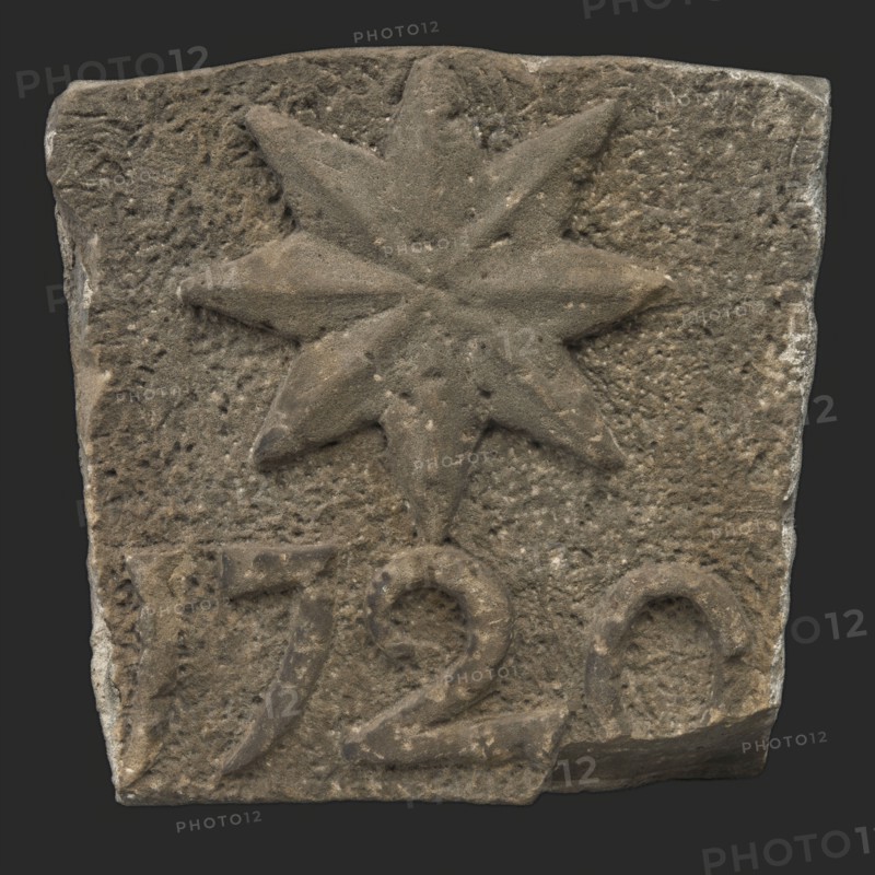 Facade stone with eight-pointed star and 1720, facing brick sculpture sculpture building component sandstone stone, sculpted