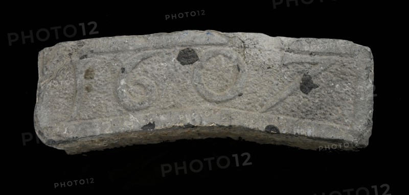 Facing brick with date 1607, from the Barendrechtse sluis on the Maas, facing brick foundation stone building stone limestone 18