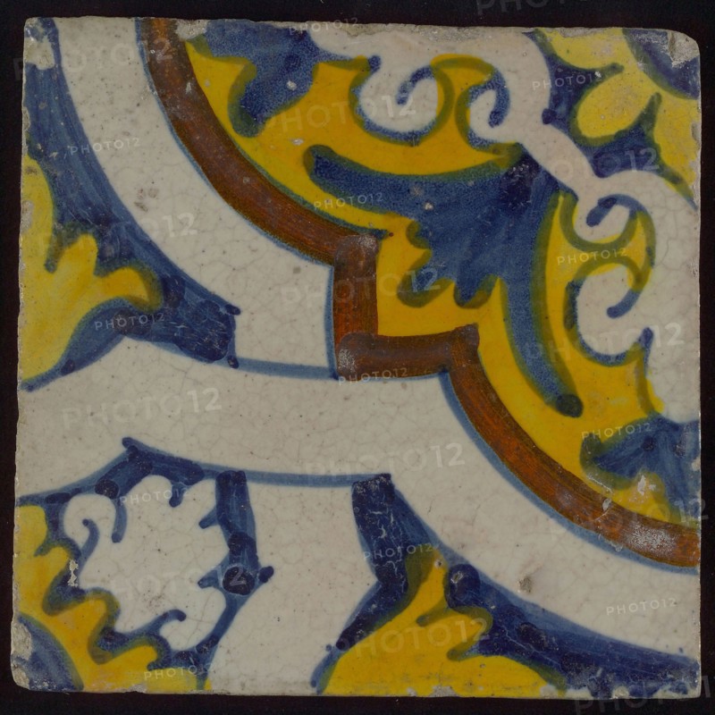 Ornament tile, diagonally across the tile white braid band motif, corner motif quarter rosette, wall tile tile sculpture ceramic