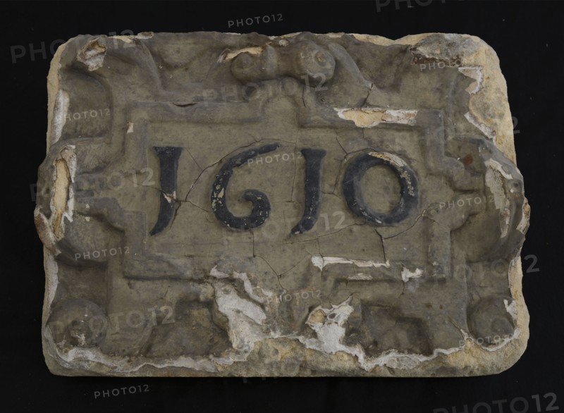 Facade stone with date 1610 in cartouche, facing stone foundation stone sculpture sculpture building component sandstone stone