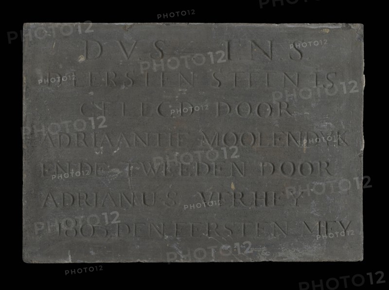 Stone with text ... First stone ... Moolendijk ... 1805, facing brick first stone building part stone, STONE IS LOCATED