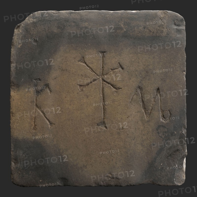 Tombstone with initials KM, tombstone slate stone, minced Square inscription and house mark in bas-relief K M death mourning