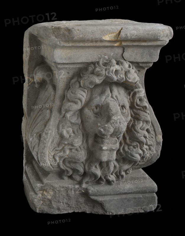 Basement with lion head, basement ornament building component sandstone stone, sculptured Basement with top and bottom