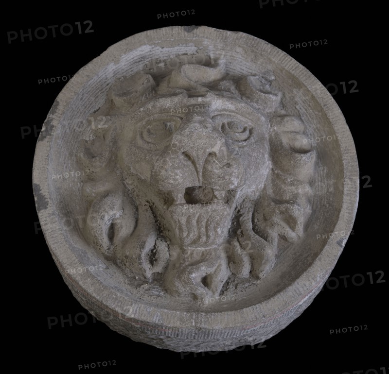 Round facing brick with lion's head, facing brick sculpture sculpture building component stone, sculpted Round facing brick
