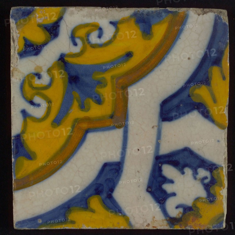 Ornament tile, diagonally across the tile white braid band motif, corner motif quarter rosette, wall tile tile sculpture ceramic