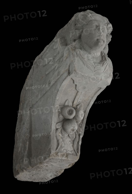 Stone console with female head, console building element sandstone stone, sculpted Console with female head in the front