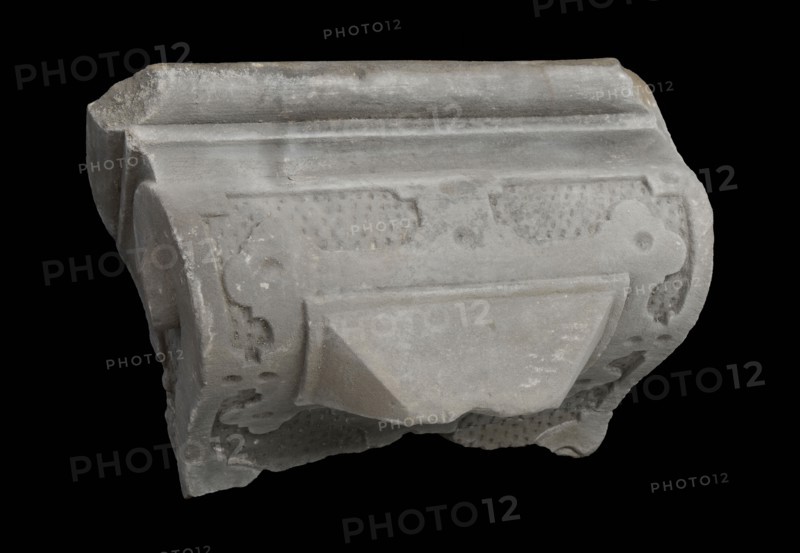 Fragment console with abstract decoration, console building element sandstone stone, kg